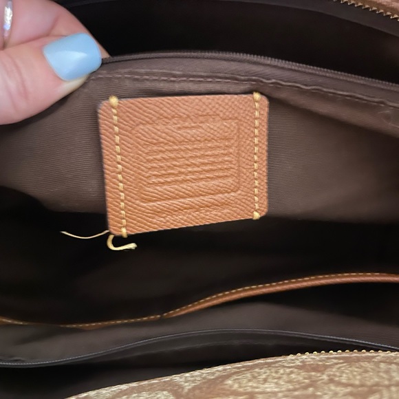 Genuine Coach Large Bag - Picture 3 of 9